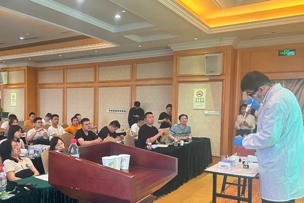 湖南省检察院引进恒美多功能食品检测仪和手持水质检测仪